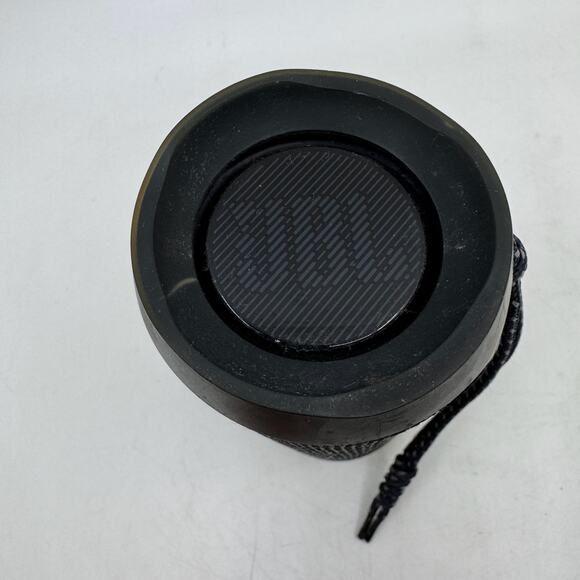 JBL Flip 4 Bluetooth Speaker in Black - Picture 3 of 7